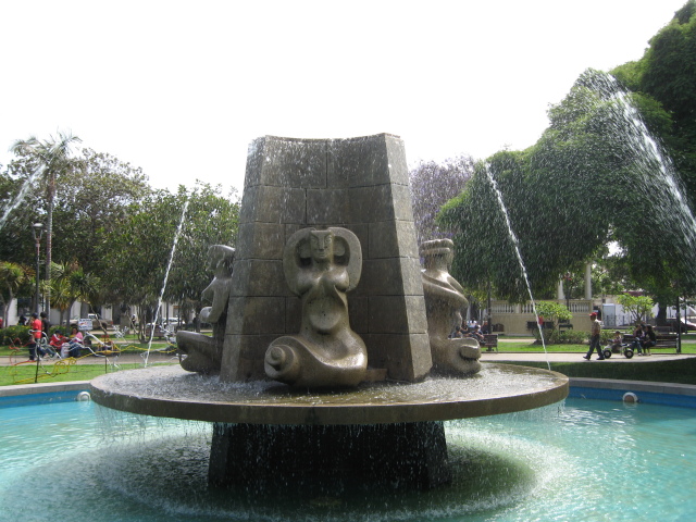 More impressive fountain in the park.